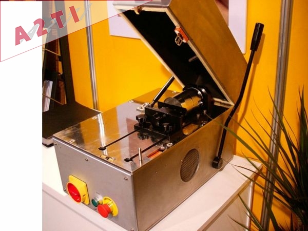 Scie et projecteur de profil Scie et projecteur de profil